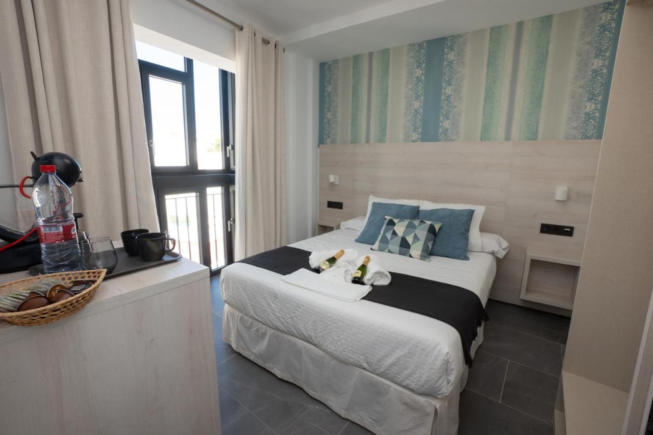 מלון Nerja-Centro-Jacuzzi- Mirador De La Ermita- Adults Recommended מראה חיצוני תמונה