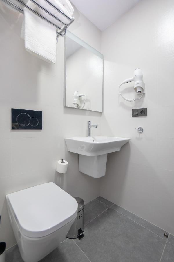 מלון Nerja-Centro-Jacuzzi- Mirador De La Ermita- Adults Recommended מראה חיצוני תמונה