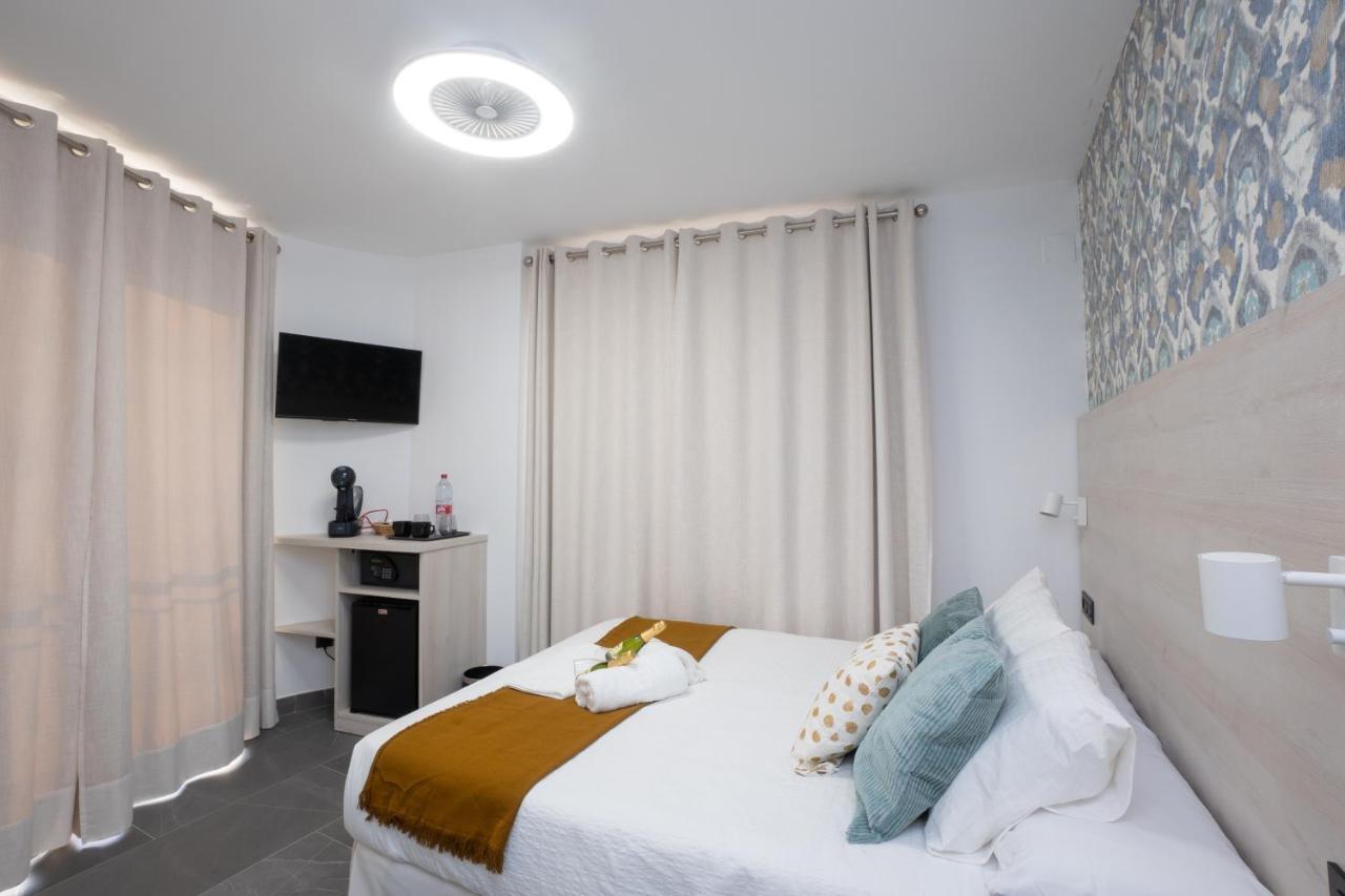מלון Nerja-Centro-Jacuzzi- Mirador De La Ermita- Adults Recommended מראה חיצוני תמונה