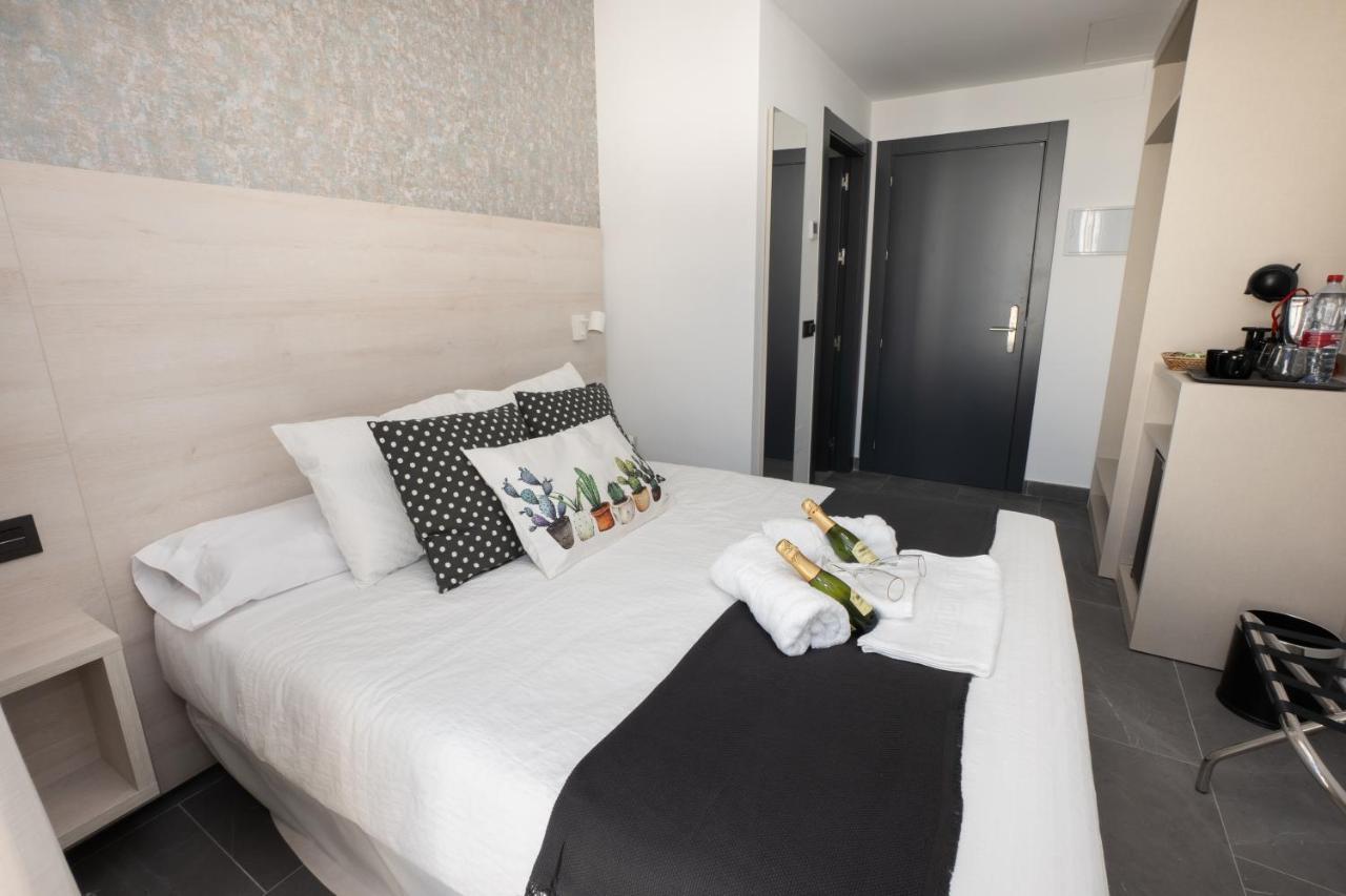 מלון Nerja-Centro-Jacuzzi- Mirador De La Ermita- Adults Recommended מראה חיצוני תמונה
