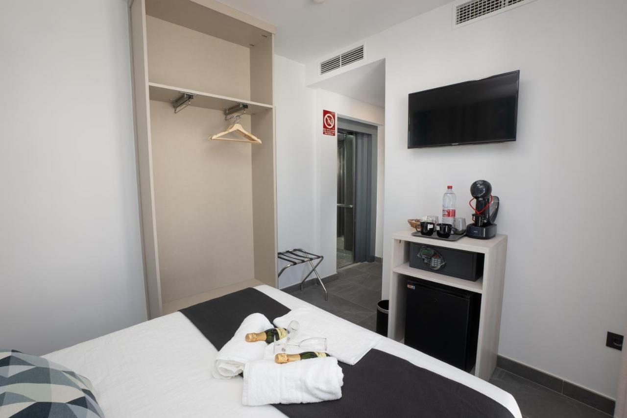 מלון Nerja-Centro-Jacuzzi- Mirador De La Ermita- Adults Recommended מראה חיצוני תמונה