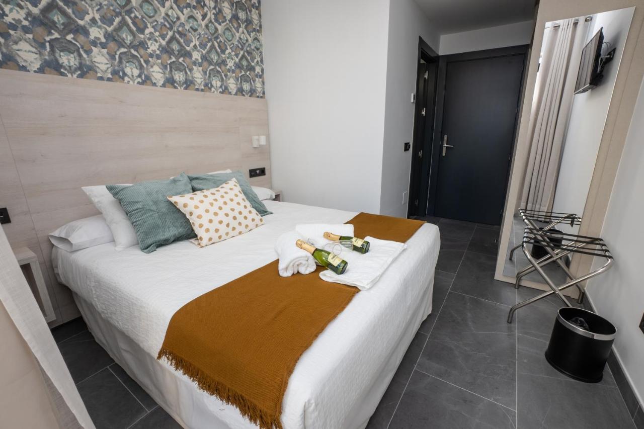 מלון Nerja-Centro-Jacuzzi- Mirador De La Ermita- Adults Recommended מראה חיצוני תמונה