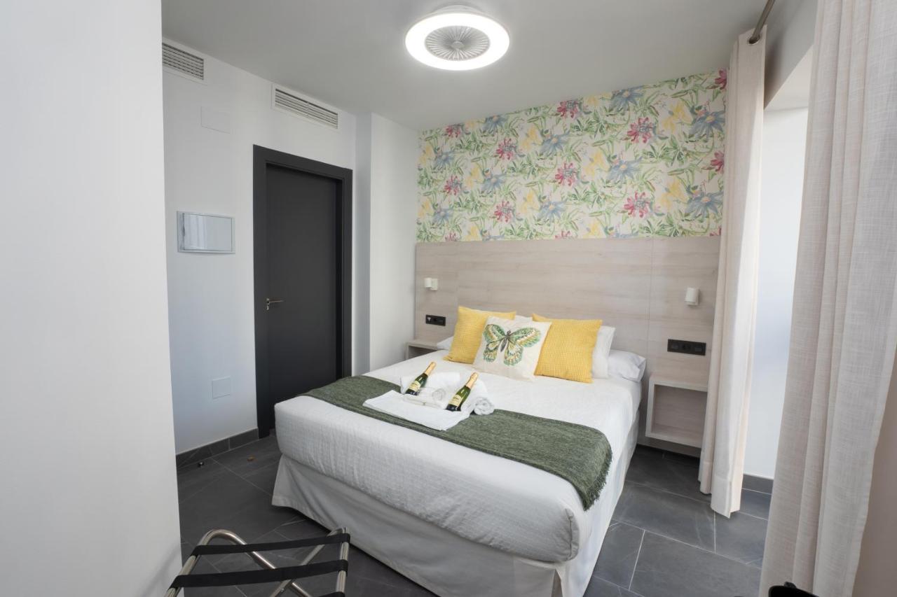 מלון Nerja-Centro-Jacuzzi- Mirador De La Ermita- Adults Recommended מראה חיצוני תמונה